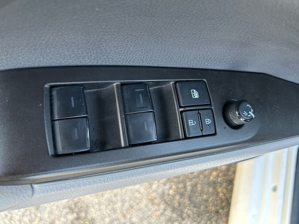 Thumbnail: 2023 Toyota Camry - 16