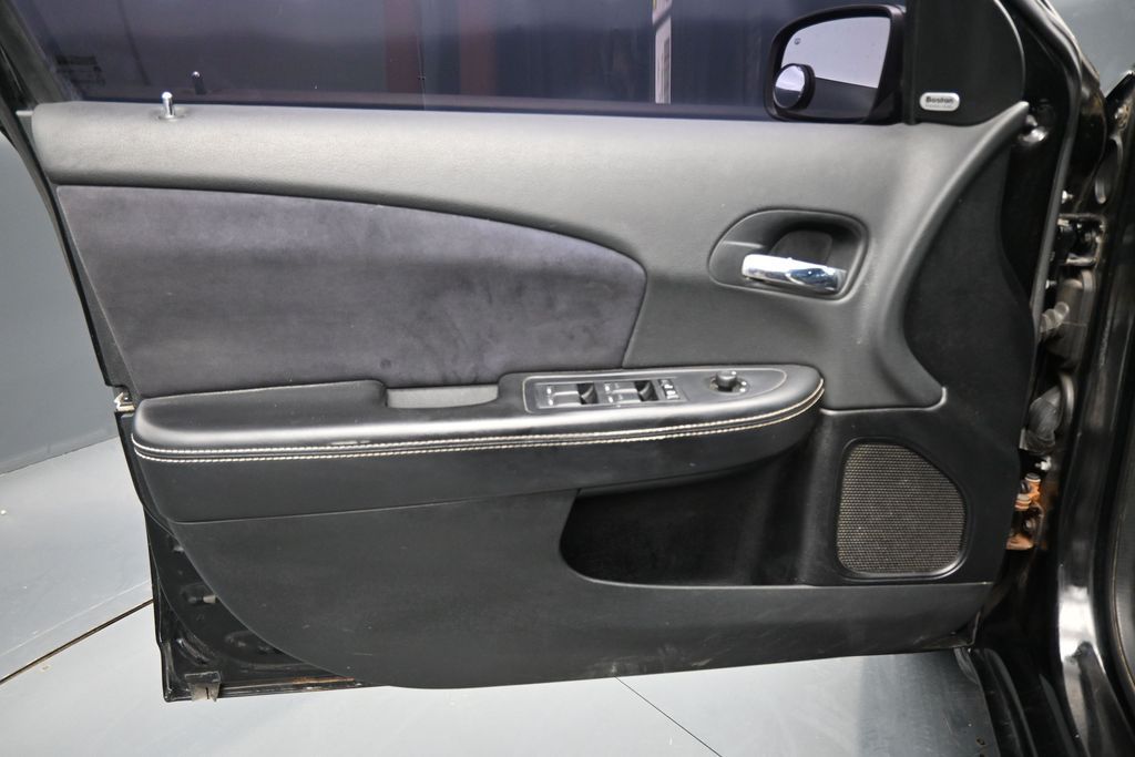 2013 Chrysler 200 Limited - Photo 10