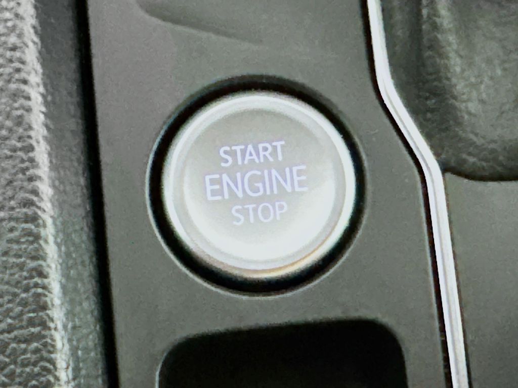 Used 2022 Gray Volkswagen 3.6L V6 SEL R-Line image 28