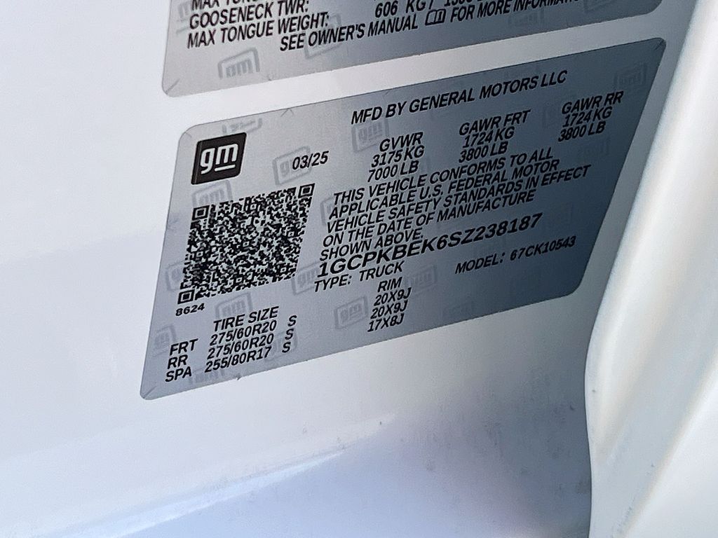 Used 2025 White Chevrolet Custom image 30