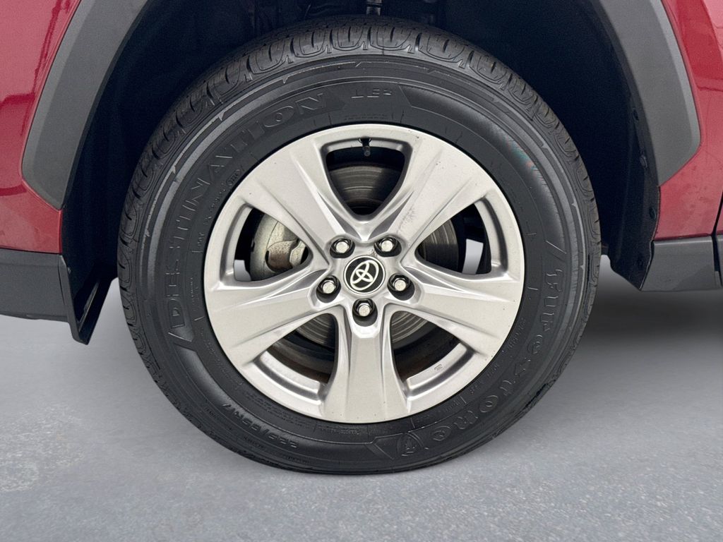 Thumbnail: 2022 Toyota RAV4 - 24