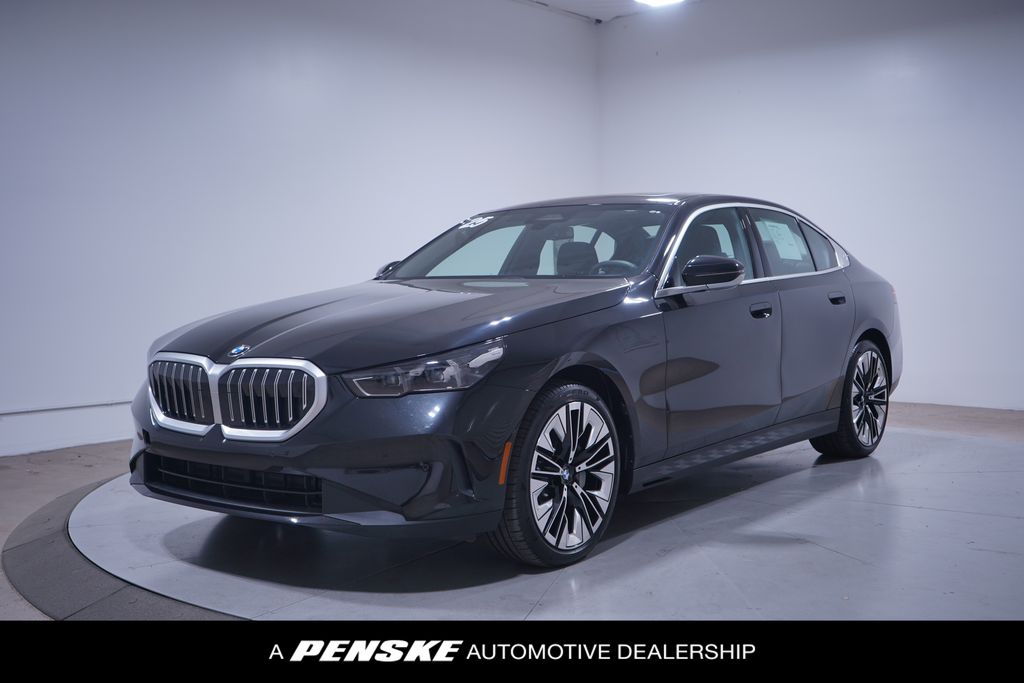 Thumbnail: 2025 BMW 5 Series - 1