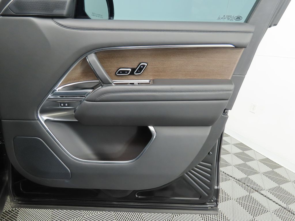 Thumbnail: 2023 Land Rover Range Rover - 25