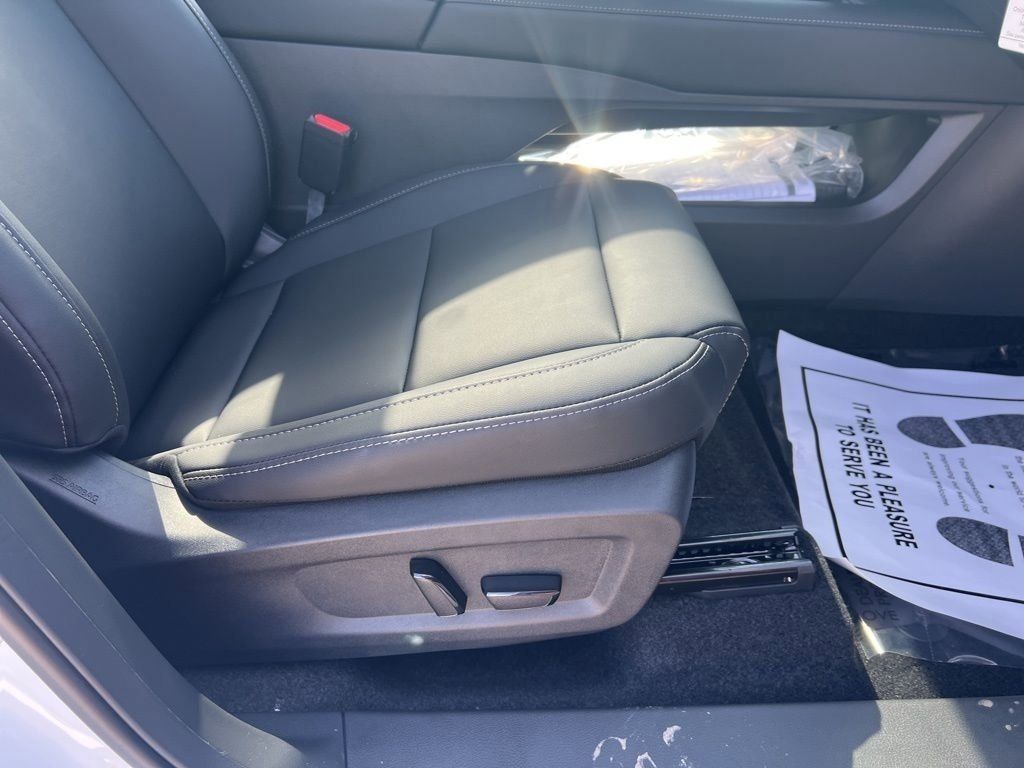 2025 Everest White Pearl Tricoat Nissan Murano SL AWD SUV