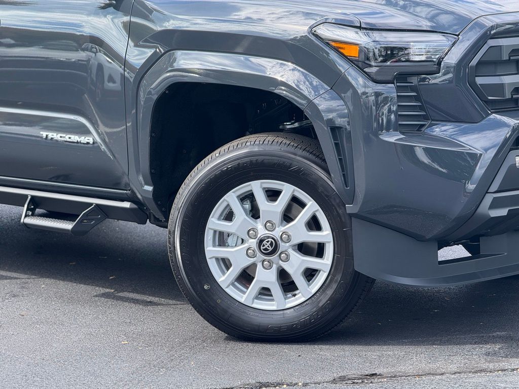 2025 Toyota Tacoma SR5 Double Cab photo 3