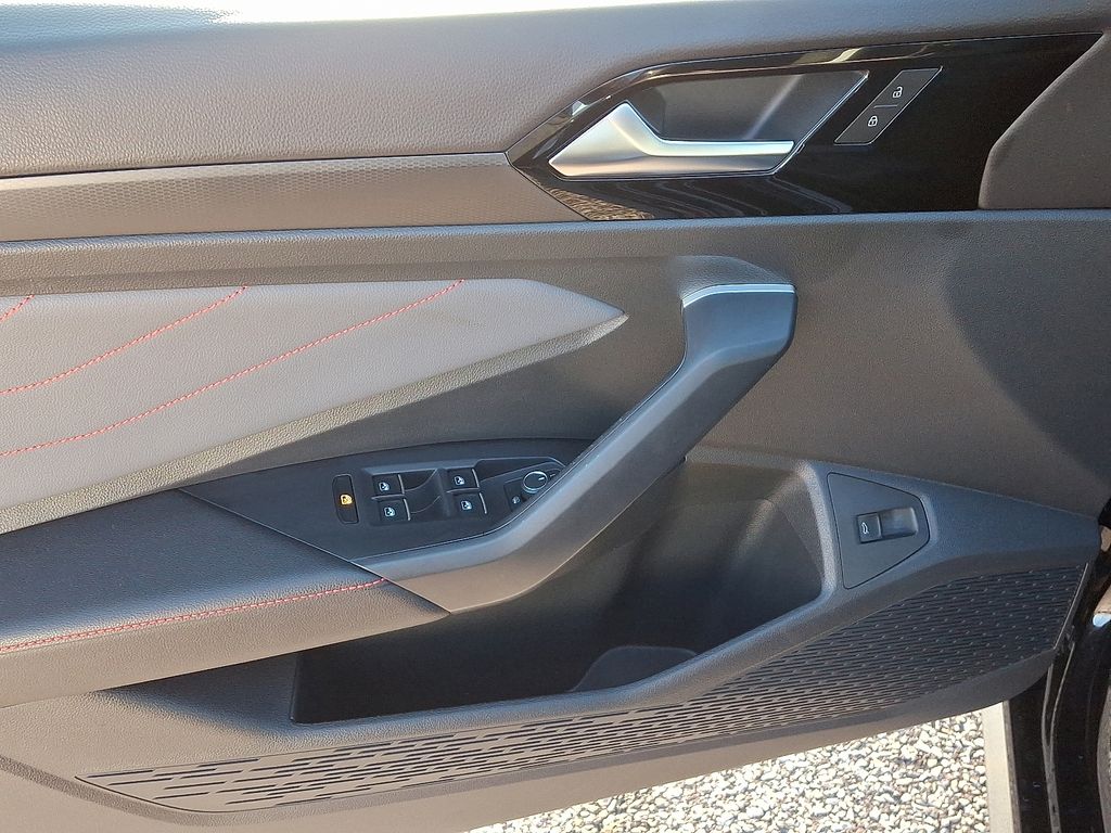 Thumbnail: 2025 Volkswagen Jetta - 12