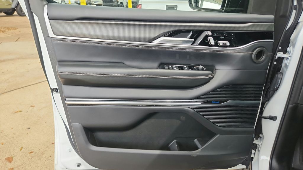 2024 Jeep Grand Wagoneer L