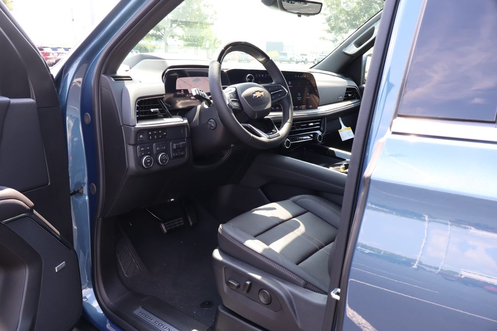 Thumbnail: 2025 Chevrolet Suburban - 13