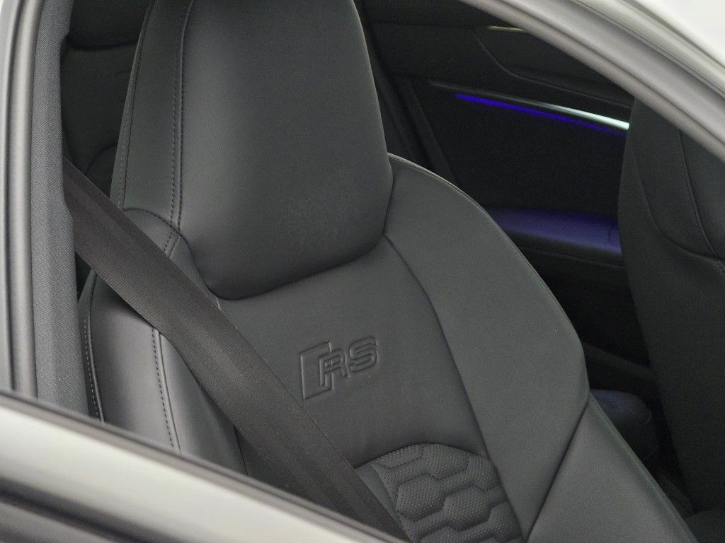 Thumbnail: 2024 Audi RS 6 - 26