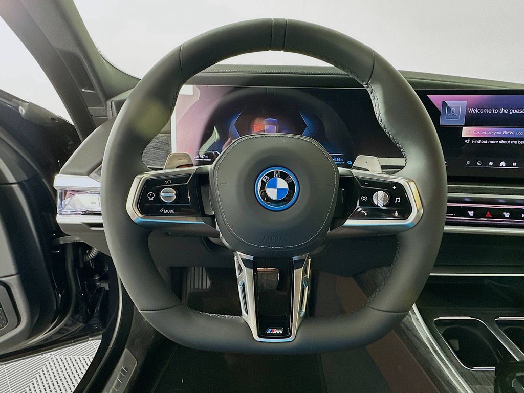 Thumbnail: 2026 BMW 7 Series - 10
