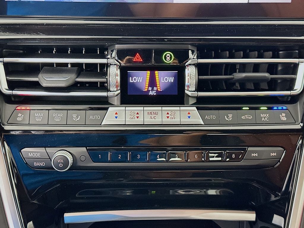 Thumbnail: 2026 BMW 8 Series - 14