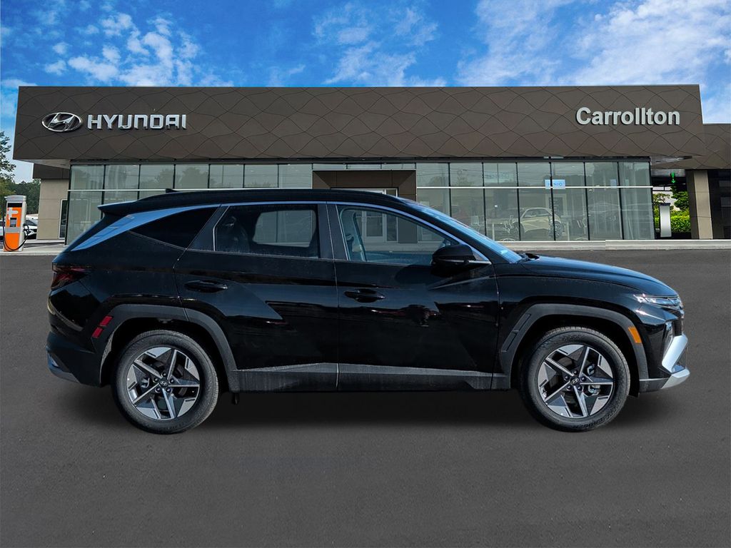 New 2026 Black Hyundai SEL image 5