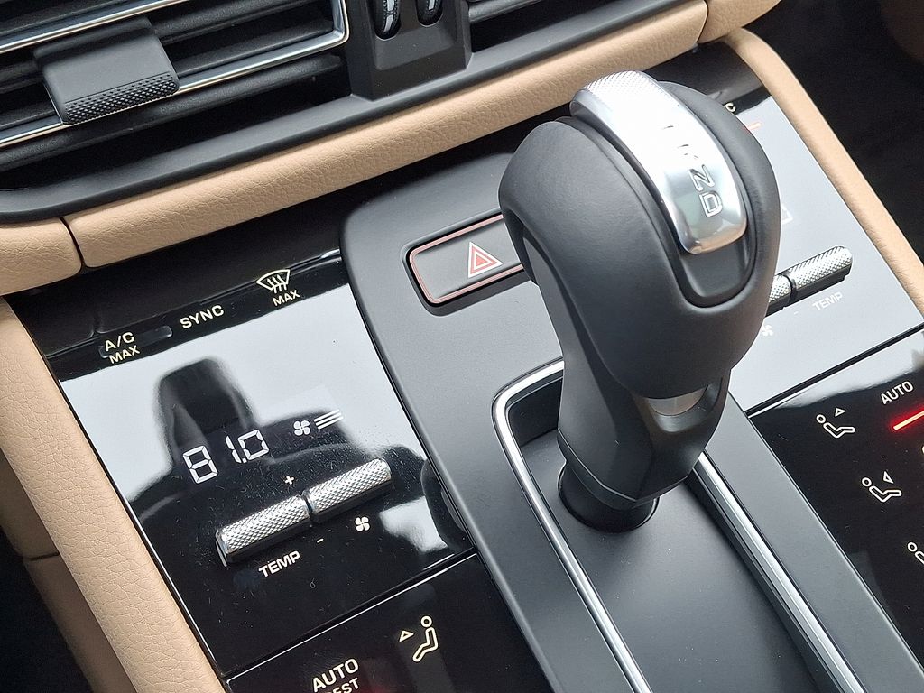 Thumbnail: 2026 Porsche Macan - 19