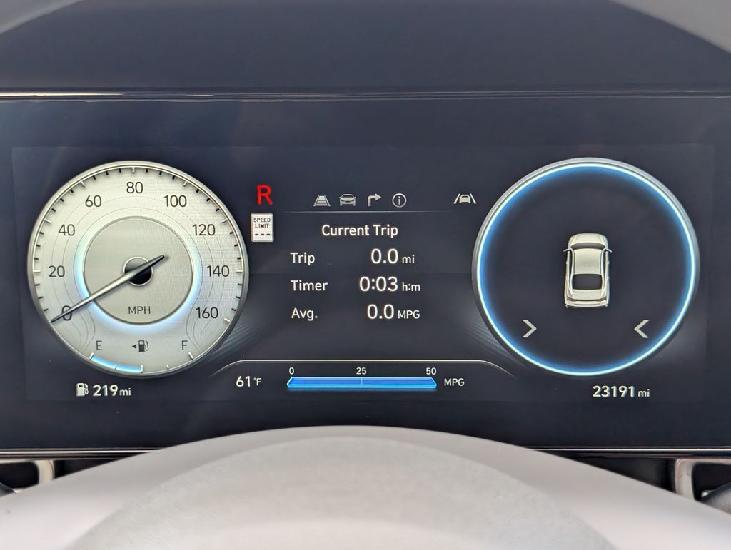 Used 2024  Hyundai SEL image 5