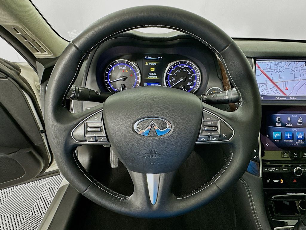 Thumbnail: 2015 INFINITI Q50 - 11