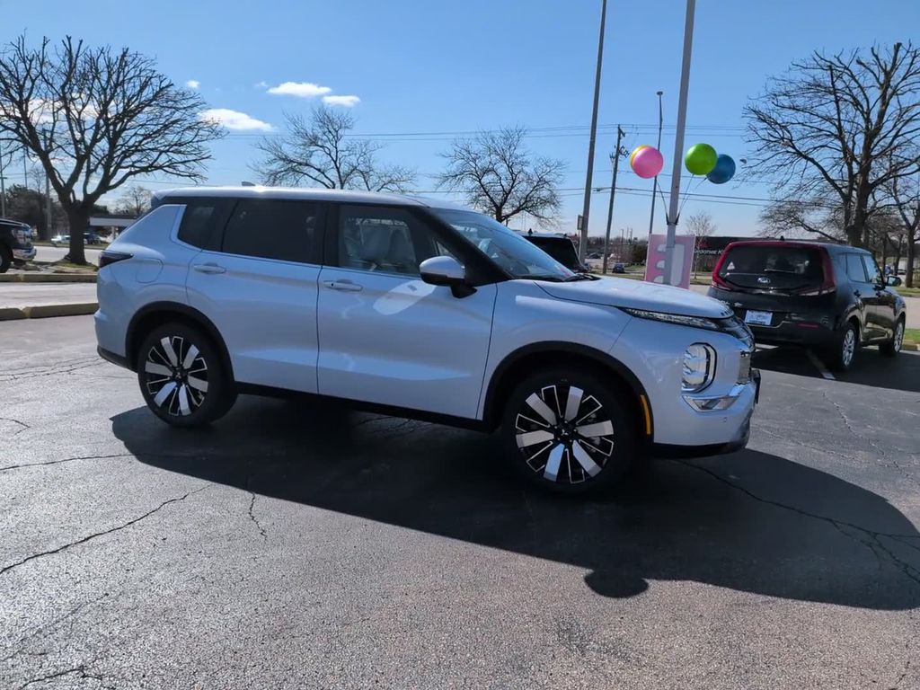 New 2026 White Mitsubishi SE image 5