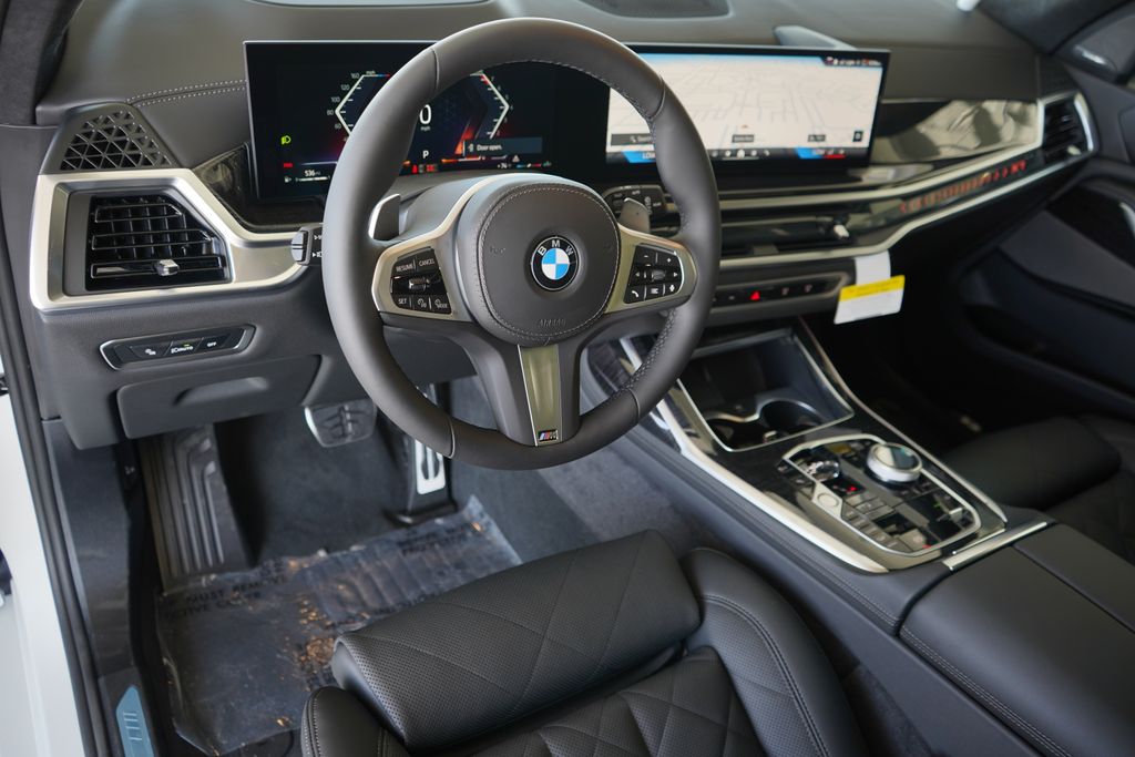 Thumbnail: 2026 BMW X7 - 13