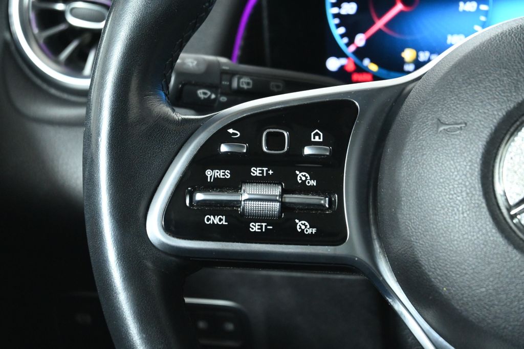 Thumbnail: 2022 Mercedes-Benz GLB - 18