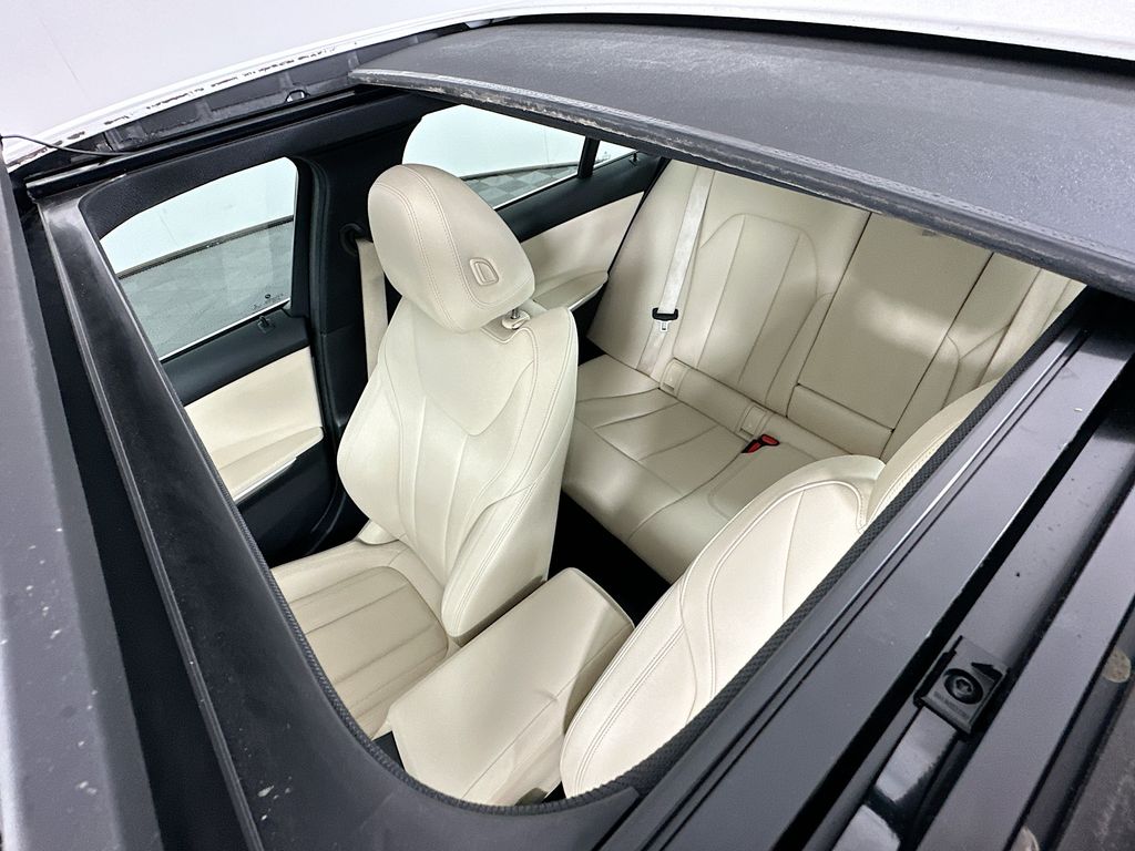 Thumbnail: 2021 BMW 3 Series - 22