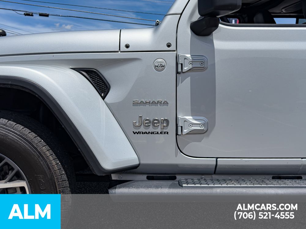 Used 2024 Silver Jeep Sahara image 27