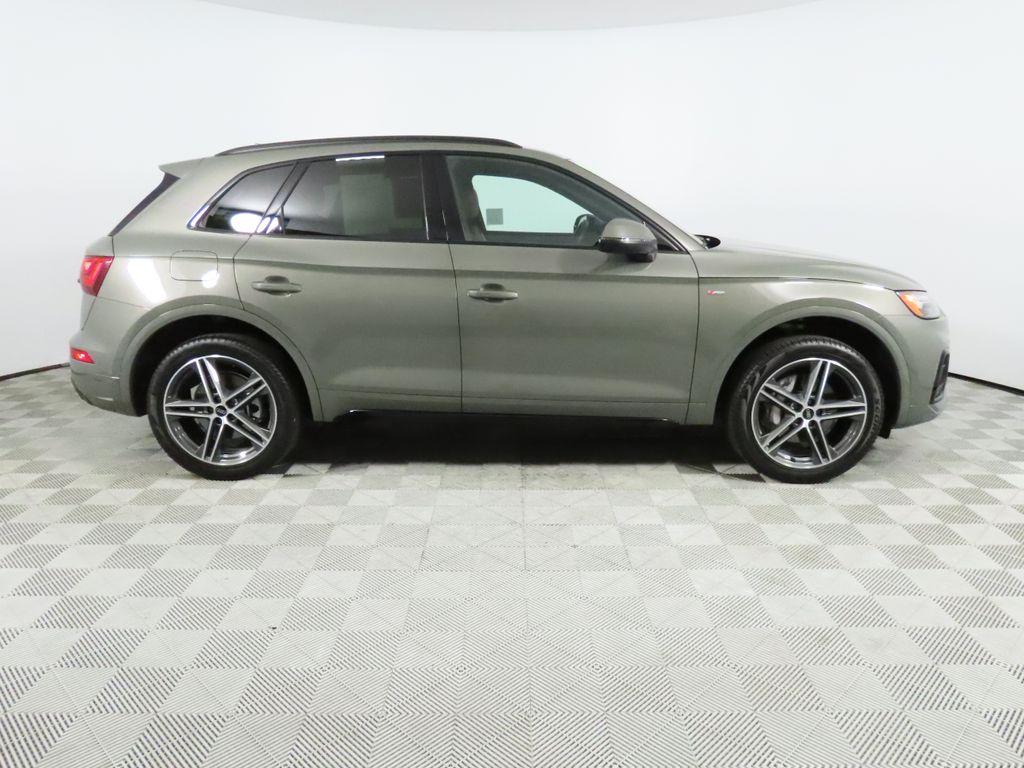 Thumbnail: 2023 Audi Q5 - 6
