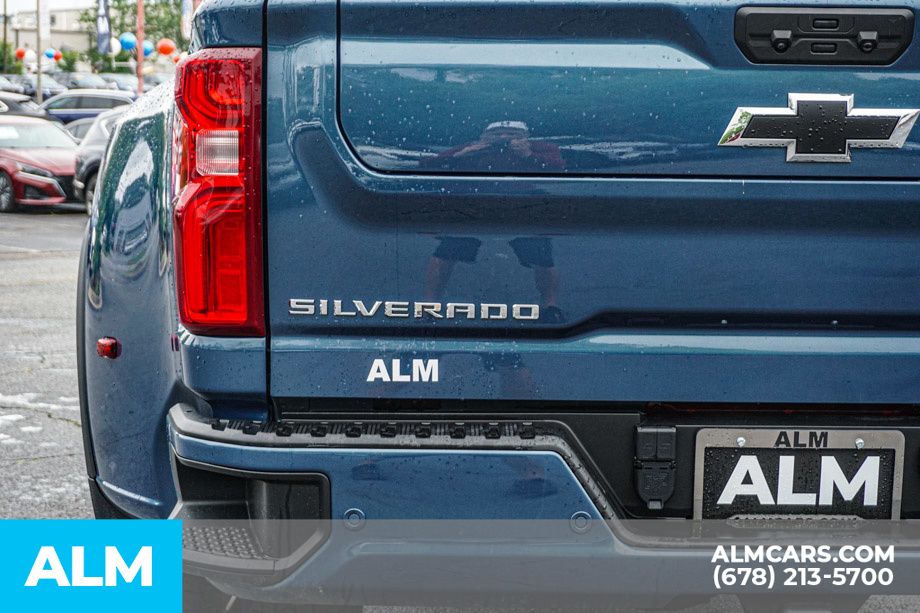 Used 2024 Blue Chevrolet High Country image 15