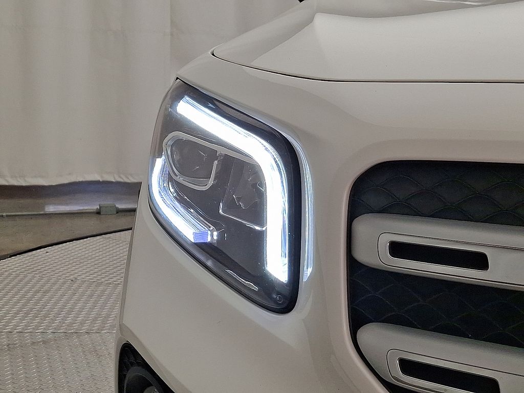 Thumbnail: 2020 Mercedes-Benz GLB - 9