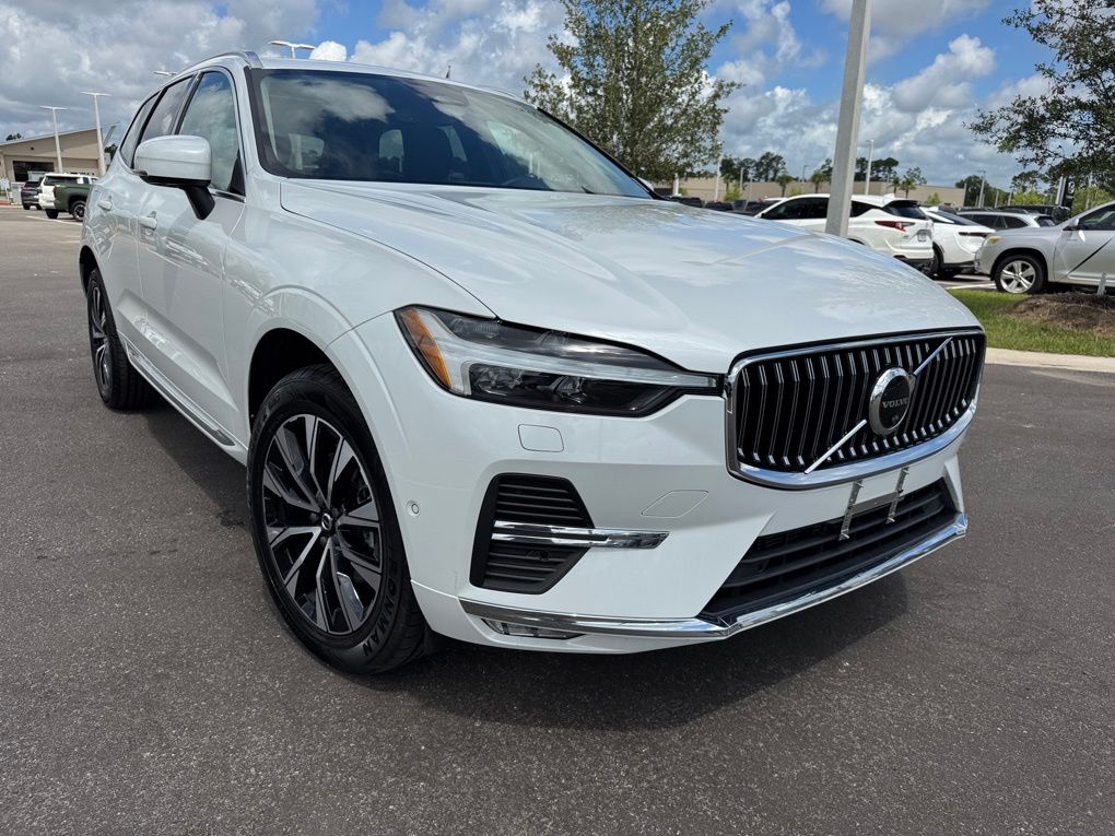 2023 Volvo XC60 B5 Plus photo 9