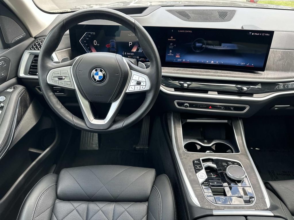 Thumbnail: 2024 BMW X7 - 20