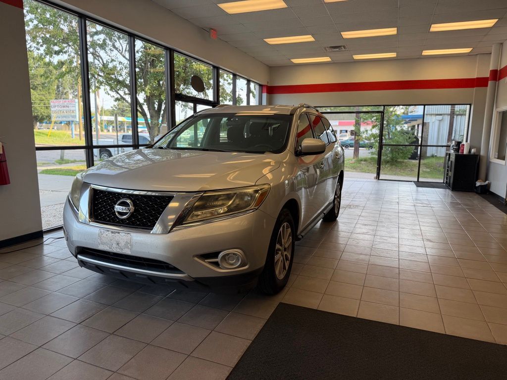 Brilliant Silver Metallic 2016 Nissan Pathfinder SUV / Crossover Four-Wheel Drive Continuously Variable Transmission