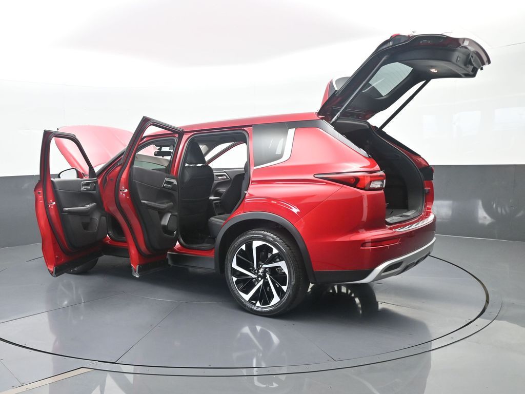 Used 2024 Red Mitsubishi SE Black Edition image 70