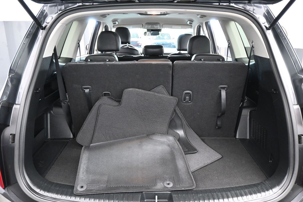 Used 2022 Gravity Gray Kia LX image 38