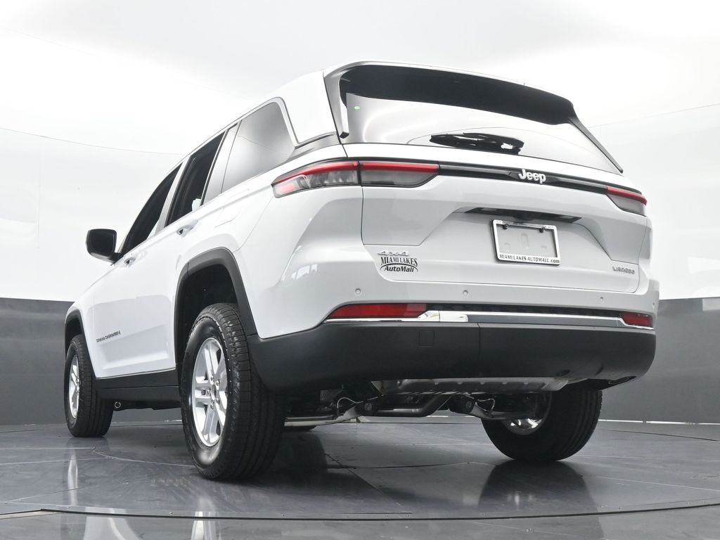 Used 2025 Bright White Clearcoat Jeep Laredo image 55