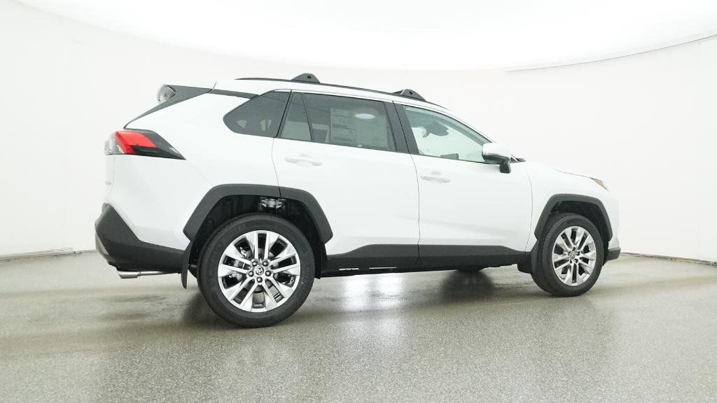 Thumbnail: 2025 Toyota RAV4 - 32
