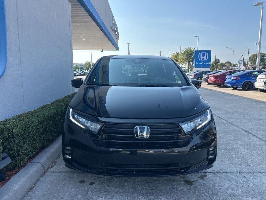 View vehicle photo 2