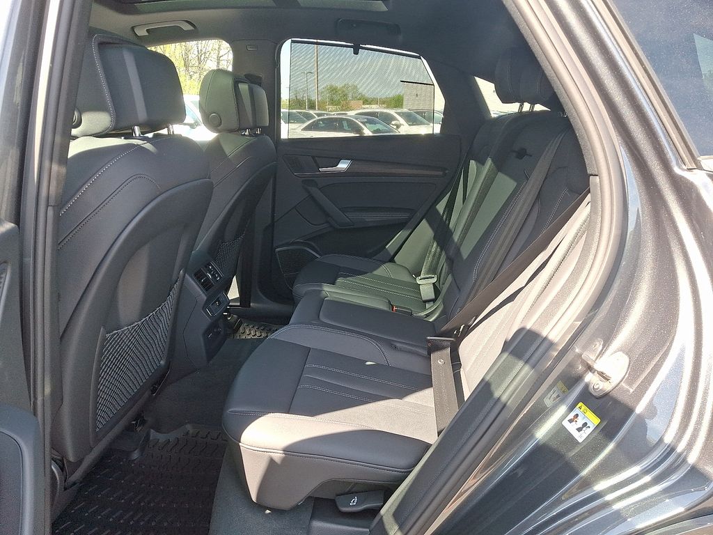 2025 Audi Q5 e Premium Plus 5