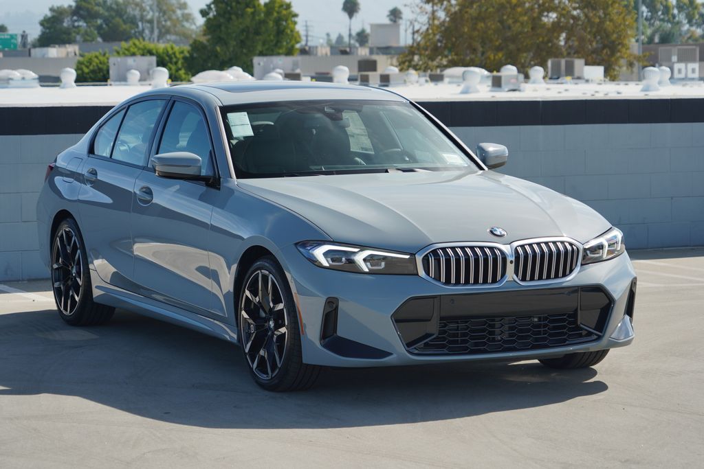 Thumbnail: 2026 BMW 3 Series - 3