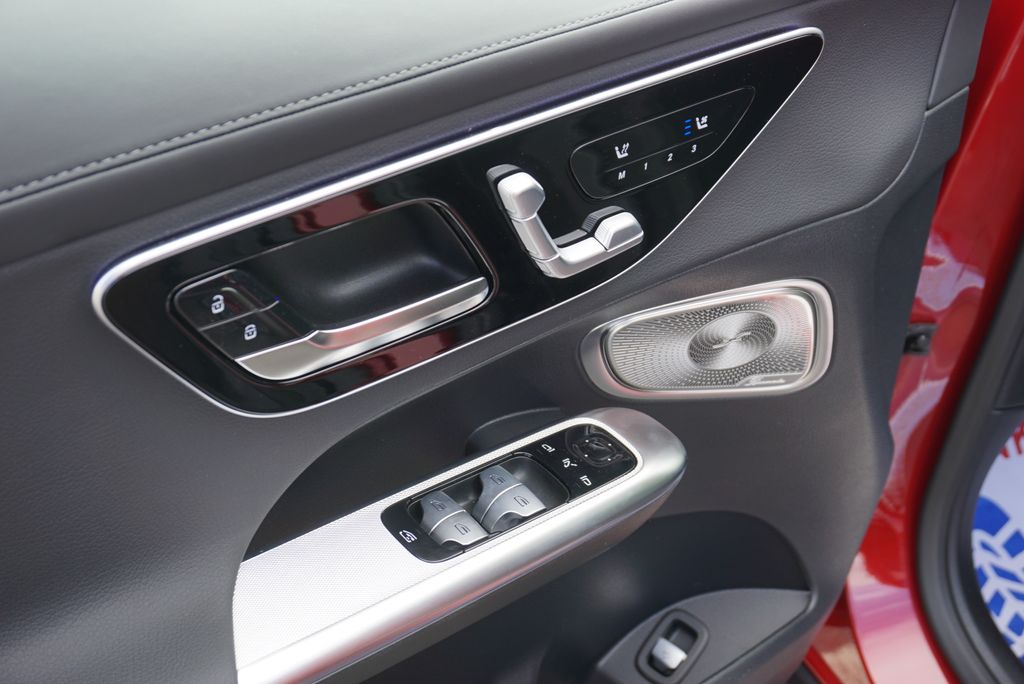 Thumbnail: 2026 Mercedes-Benz GLC - 22