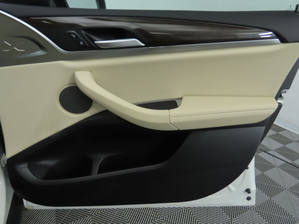 Thumbnail: 2025 BMW X4 - 26