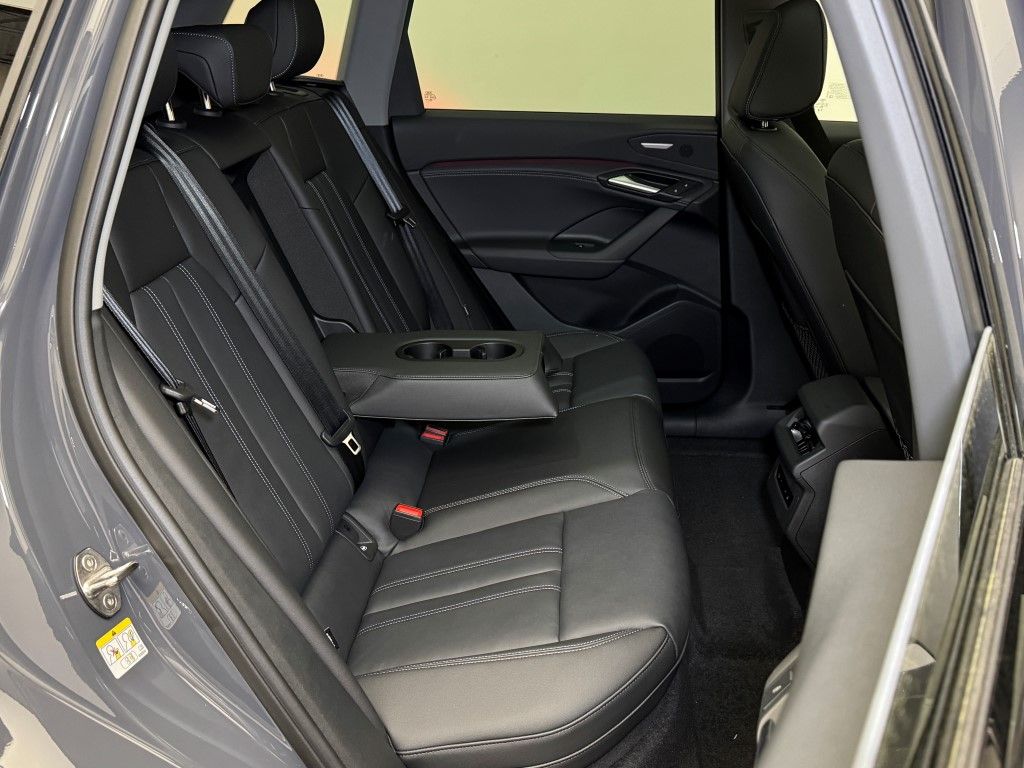 2025 Audi e-tron Premium 19