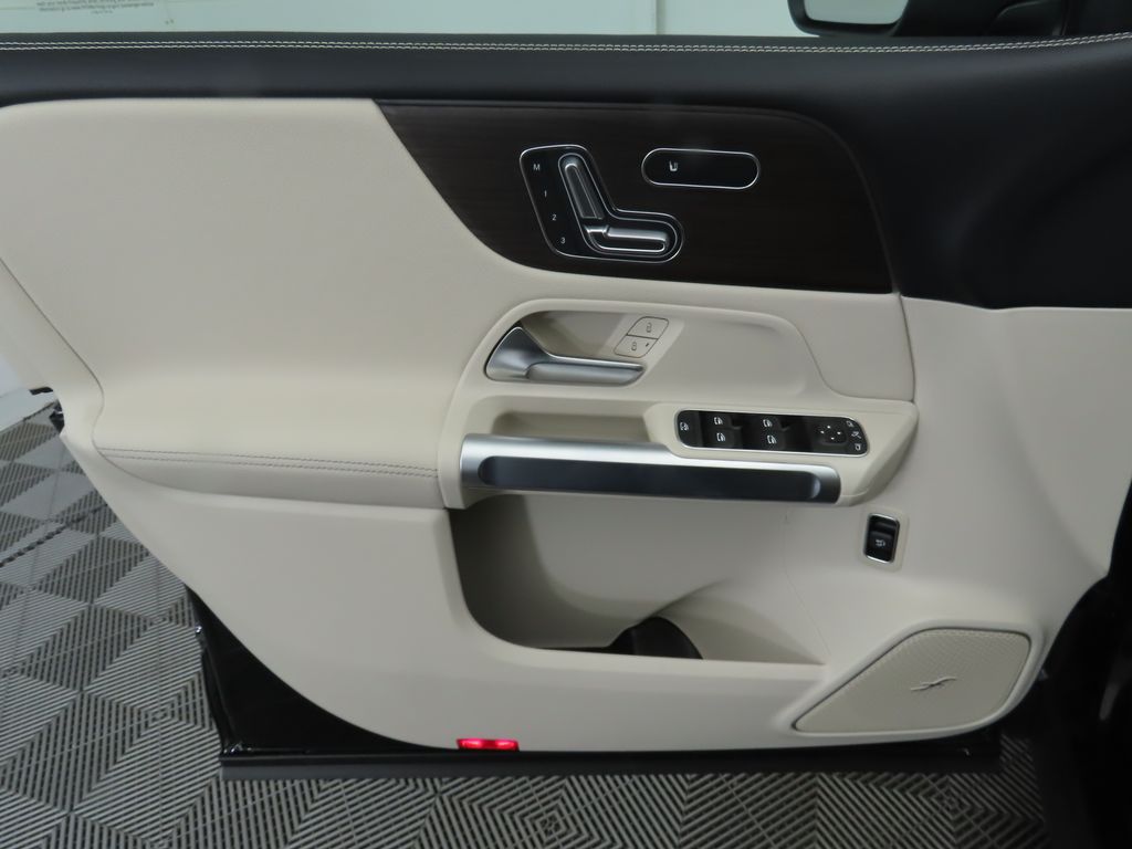 Thumbnail: 2026 Mercedes-Benz GLB - 25