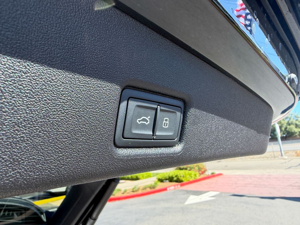 New 2025 Black Audi 3.0T Prestige image 29