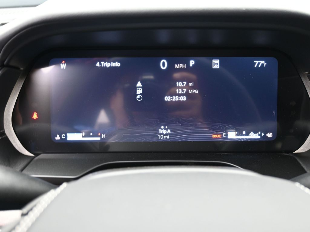 New 2025 Diamond Black Crystal Pearlcoat Jeep Overland image 34