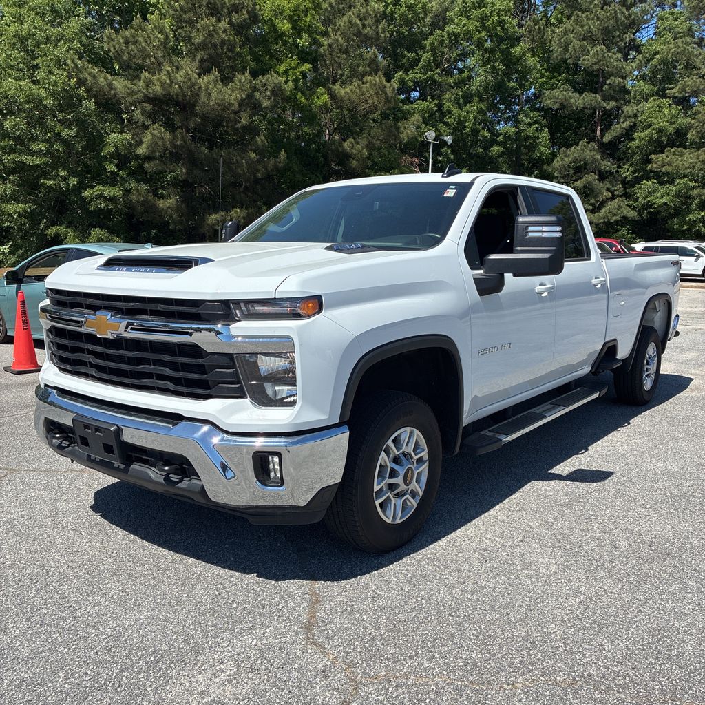 Summit White 2025 Chevrolet Silverado 2500HD LT Crew Cab 4WD Pickup Truck Four-Wheel Drive Automatic