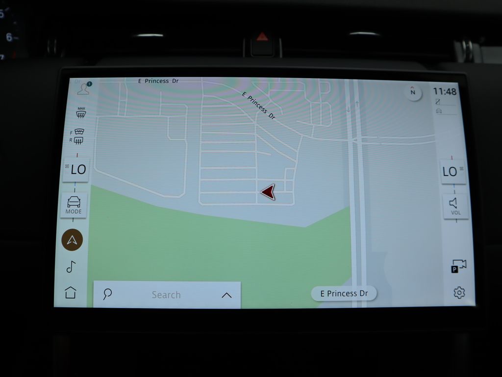 Thumbnail: 2024 Land Rover Discovery Sport - 15