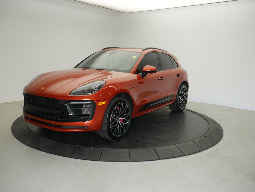 Thumbnail: 2023 Porsche Macan - 1