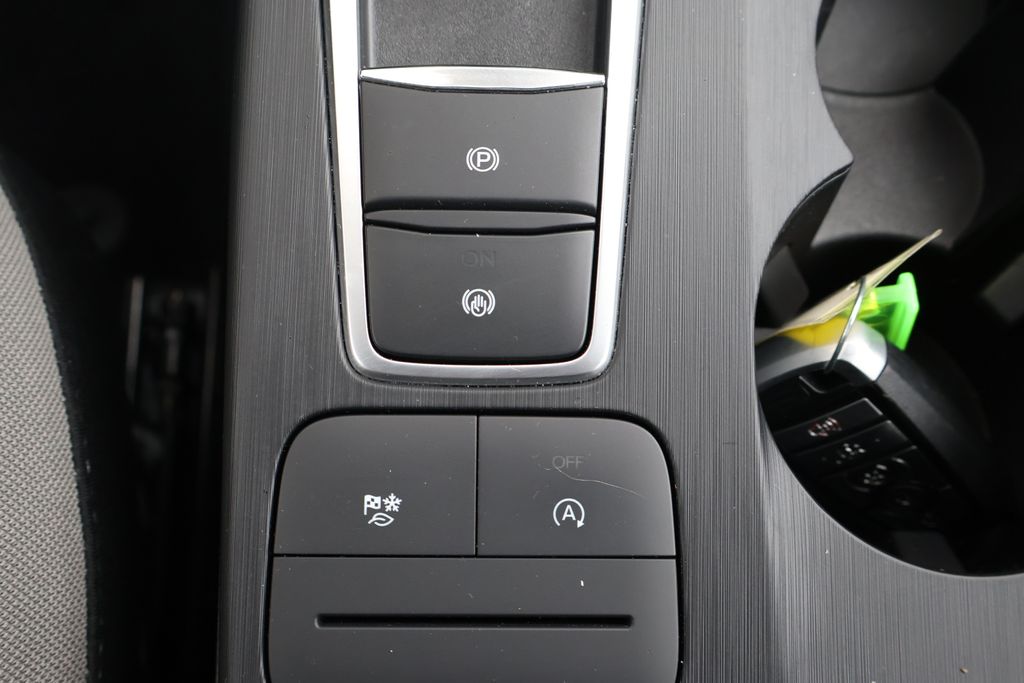 Thumbnail: 2022 Ford Escape - 22