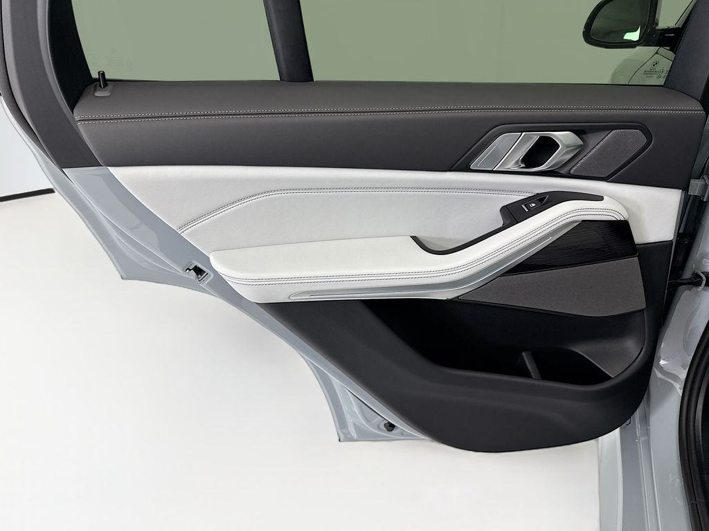 Thumbnail: 2026 BMW X5 - 25