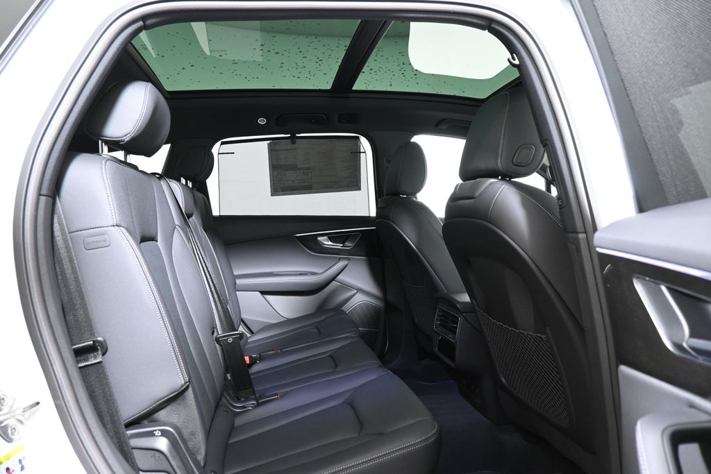 Thumbnail: 2026 Audi Q7 - 20