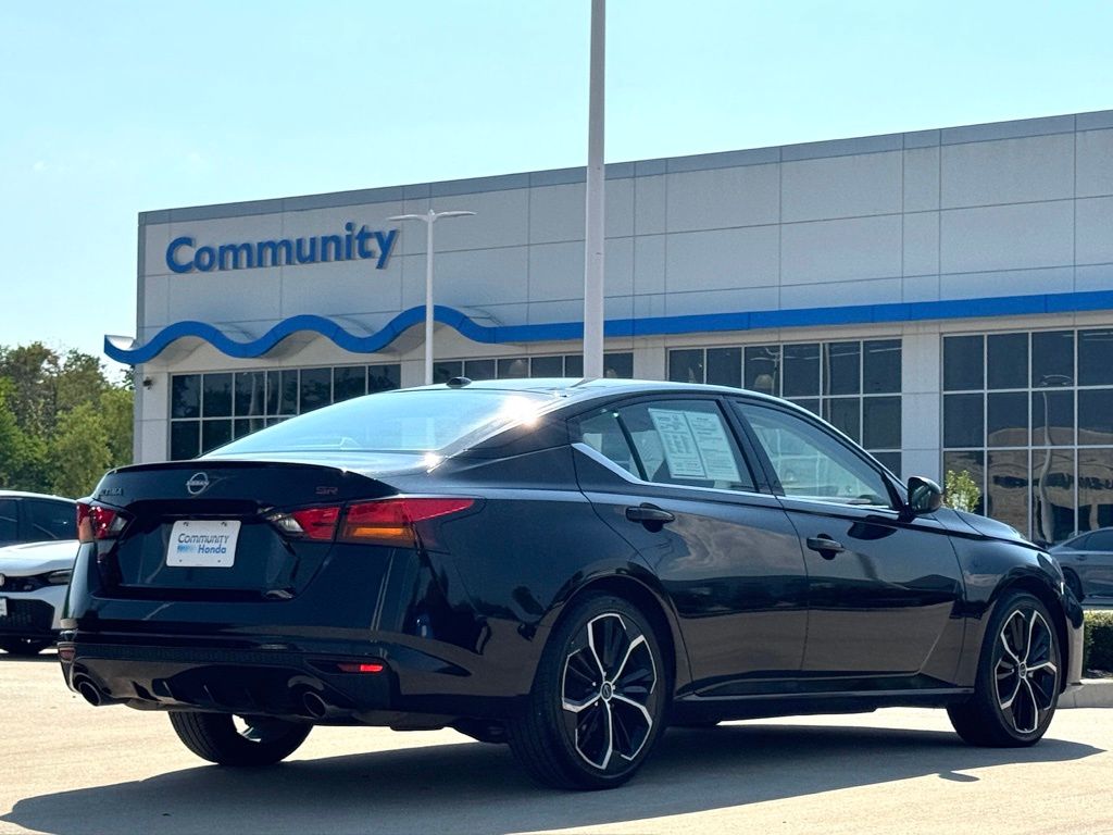 2023 Nissan Altima 2.5 SR Black at Durrett Motor Company